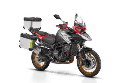 QJMOTOR SRT 900SX: esplorare in grande
