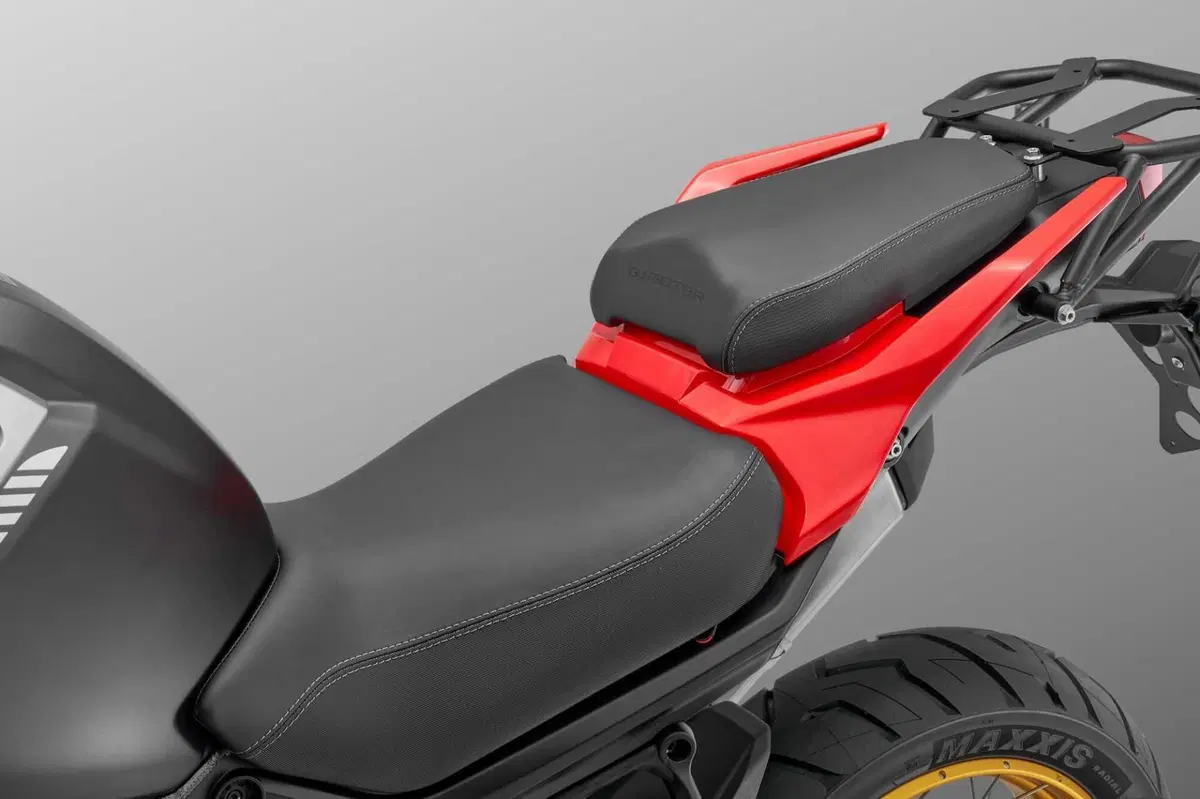 QJMOTOR SRT 900SX: esplorare in grande (2)