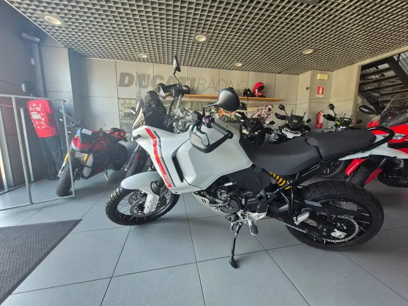 Ducati DesertX (2022 - 25) (4)