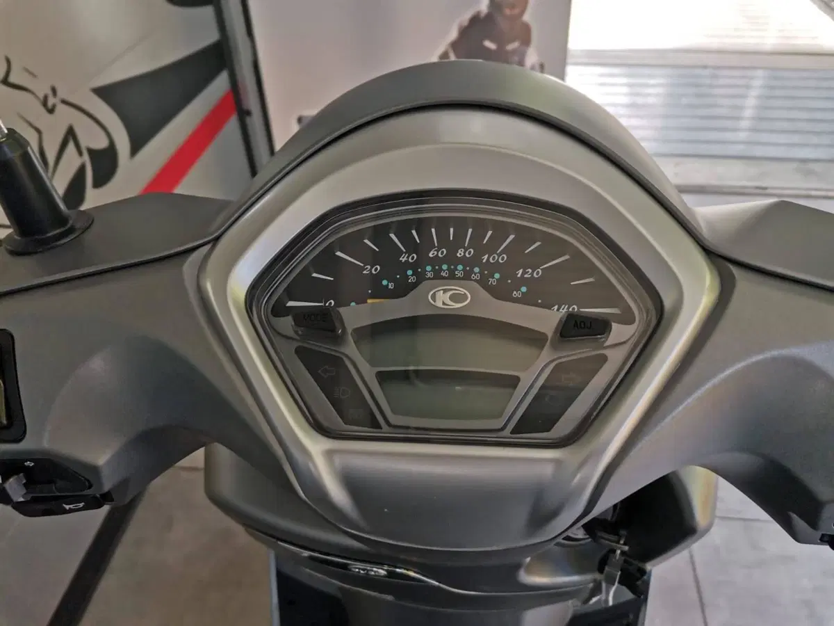 Kymco Like 125 (2021 - 26) (18)