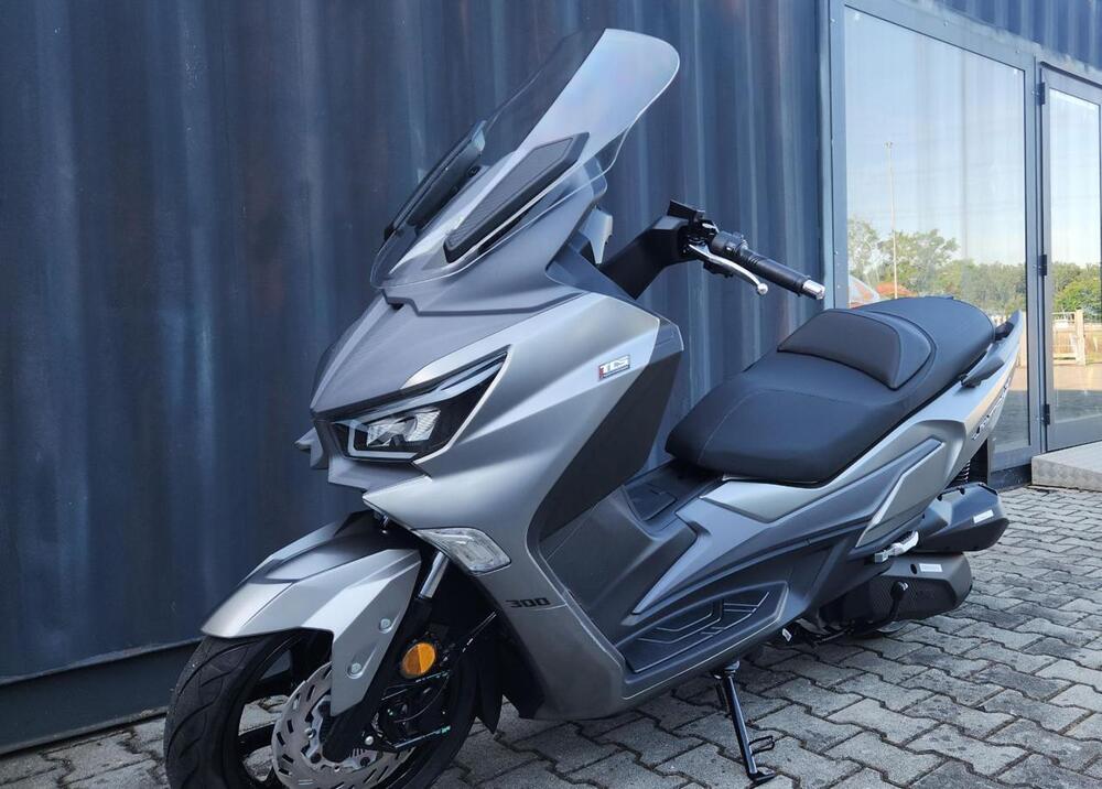 Sym Joymax 300 Z (2025) (4)