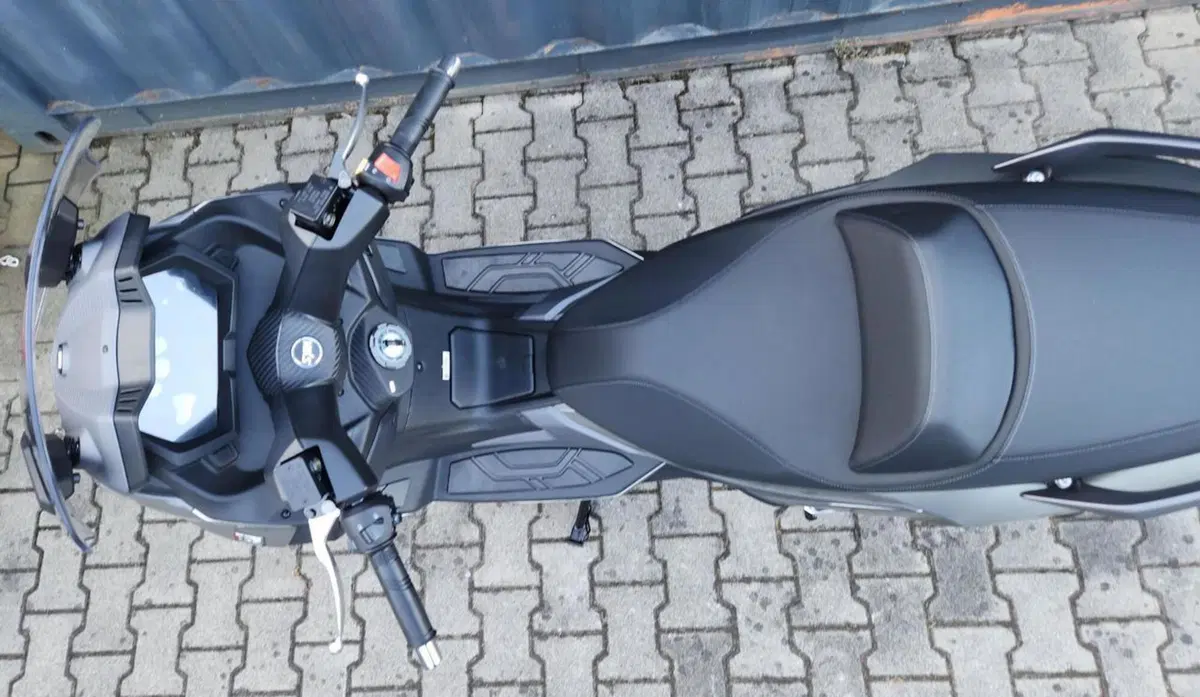 Sym Joymax 300 Z (2025 - 26) (5)