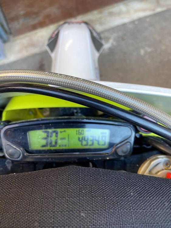 Husqvarna TE 300i (2022) (4)