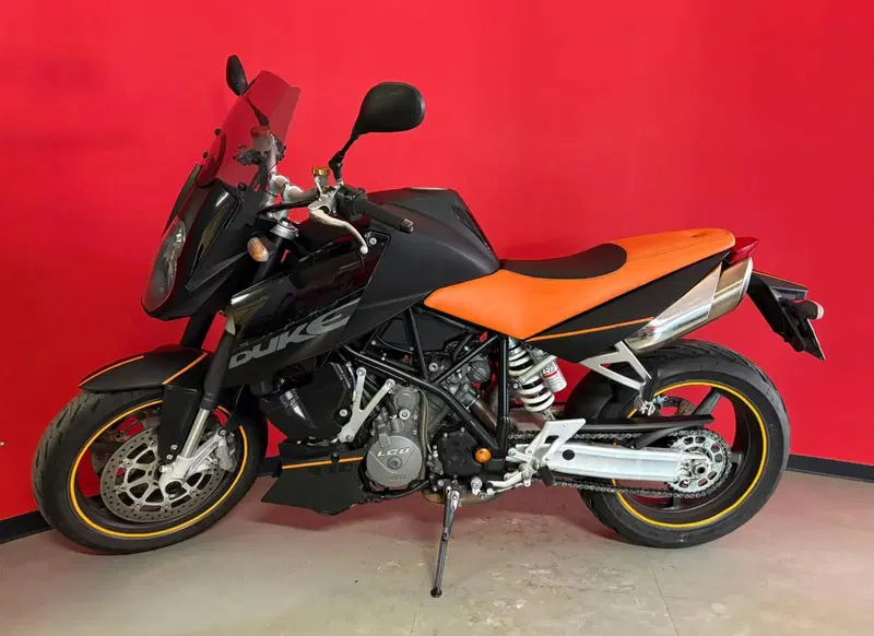 KTM 990 Super Duke (2005 - 07) (3)