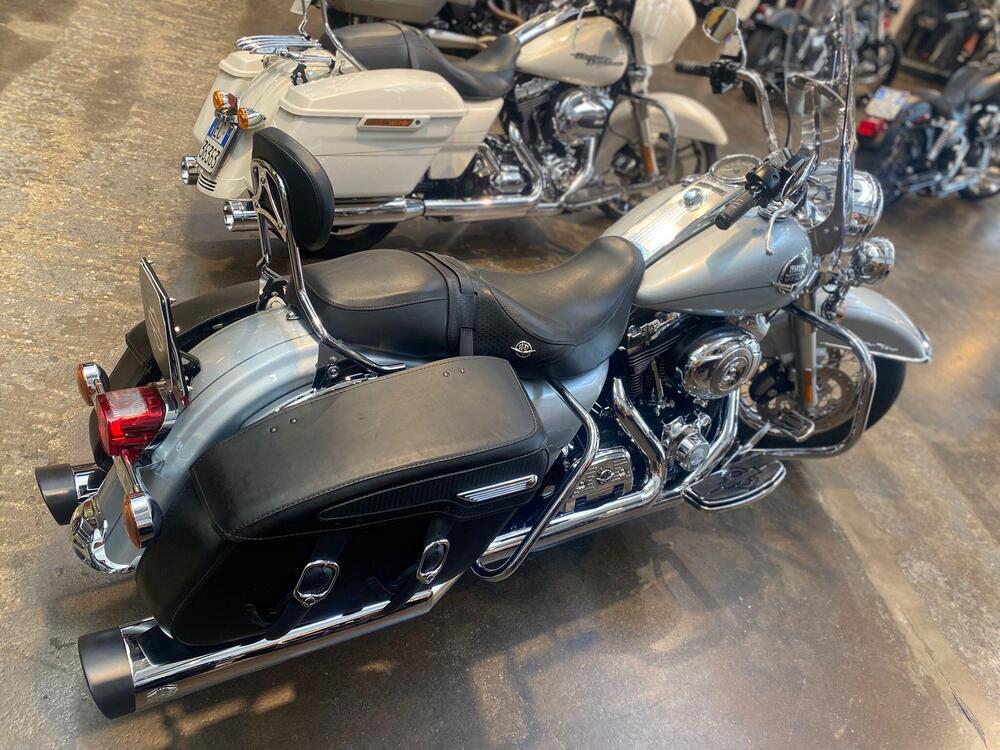 Harley-Davidson 1584 Road King Classic (2007 - 10) - FLHRC (5)