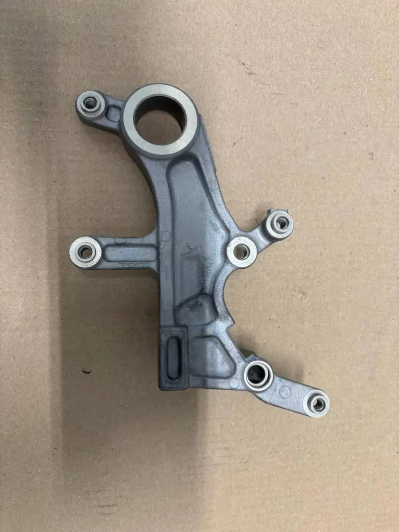 SUPPORTO PINZA FRENO HONDA CRF 43190KRN711 (2)