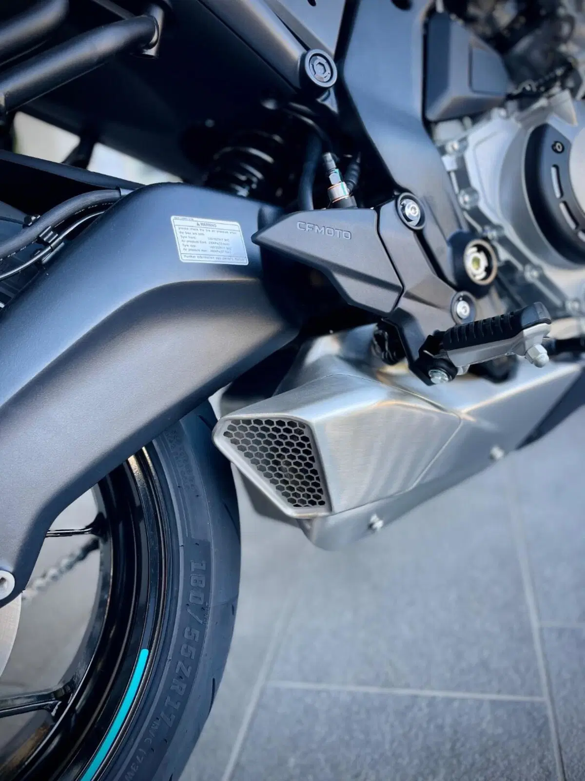 CFMOTO 675NK (2025 - 26) (9)
