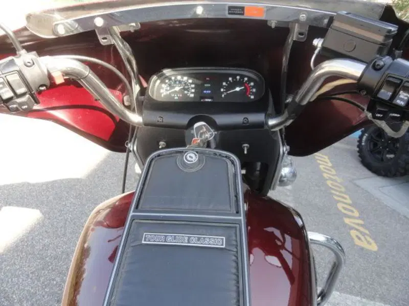 Harley-Davidson HARLEY-DAVIDSON FLHTC Electra Glide Classic (18)