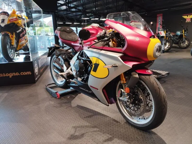 MV Agusta Superveloce 800 Ago (2021 - 23) (3)