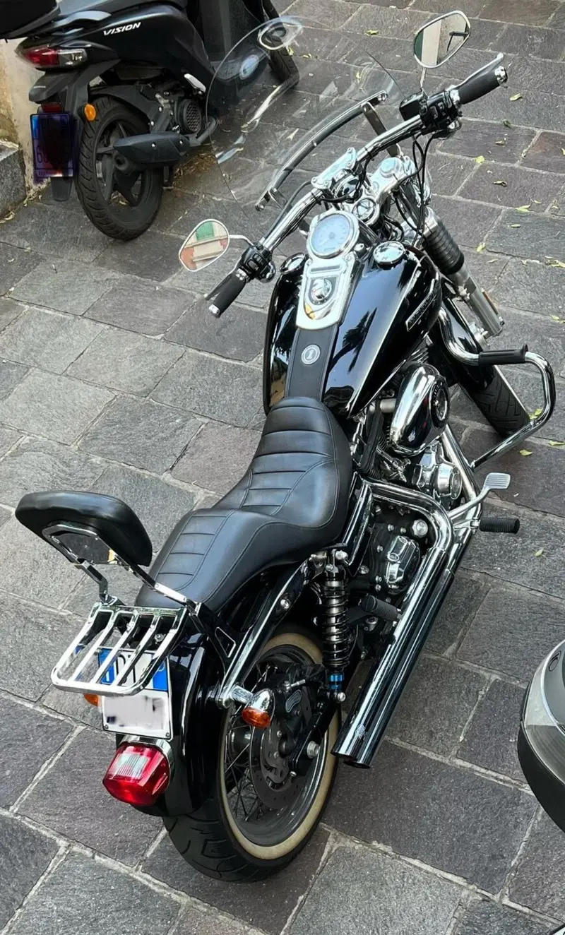 Harley-Davidson 1584 Super Glide Custom (2008 - 13) - FXDC