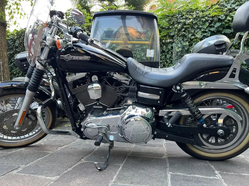 Harley-Davidson 1584 Super Glide Custom (2008 - 13) - FXDC (2)