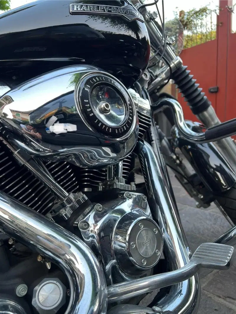 Harley-Davidson 1584 Super Glide Custom (2008 - 13) - FXDC (3)