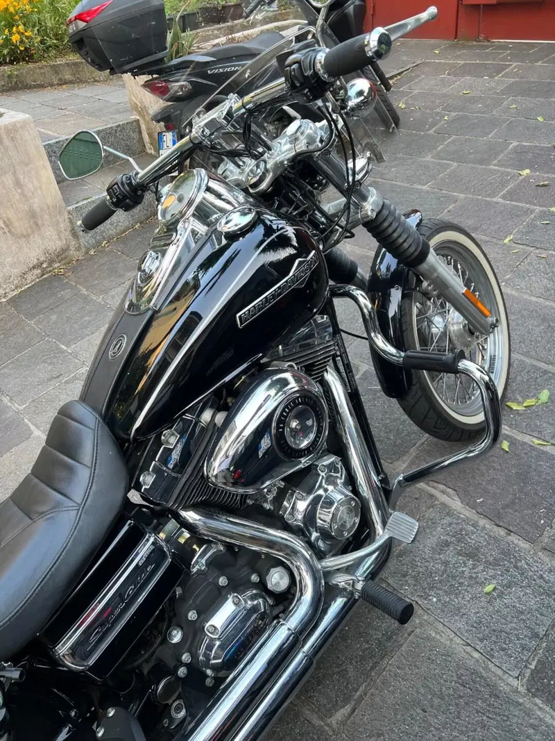 Harley-Davidson 1584 Super Glide Custom (2008 - 13) - FXDC (10)
