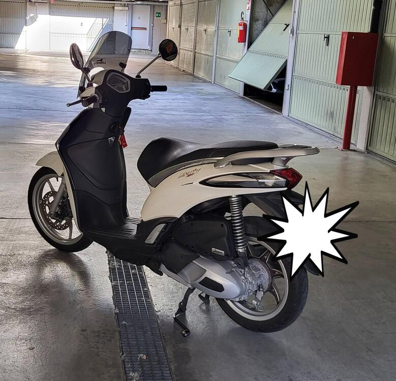 Piaggio Liberty 125 i-get ABS (2016) (2)