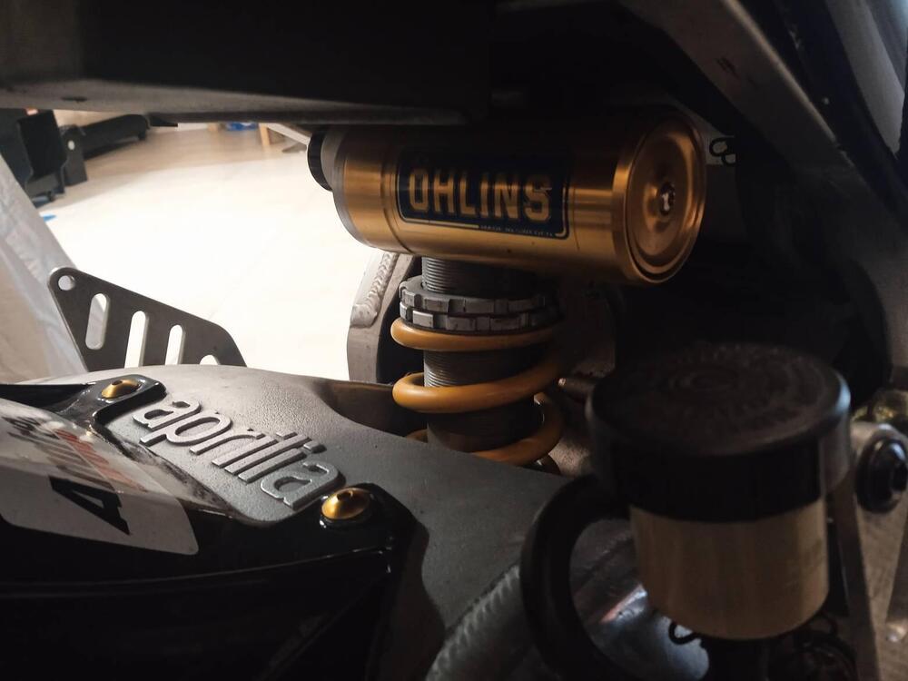 Aprilia RSV 1000 (2000 - 01) (4)