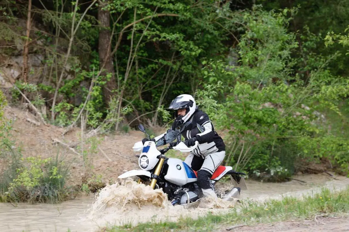 Allora, la BMW R12 G/S è una bomba o un fake? Ecco il nostro TEST [VIDEO]