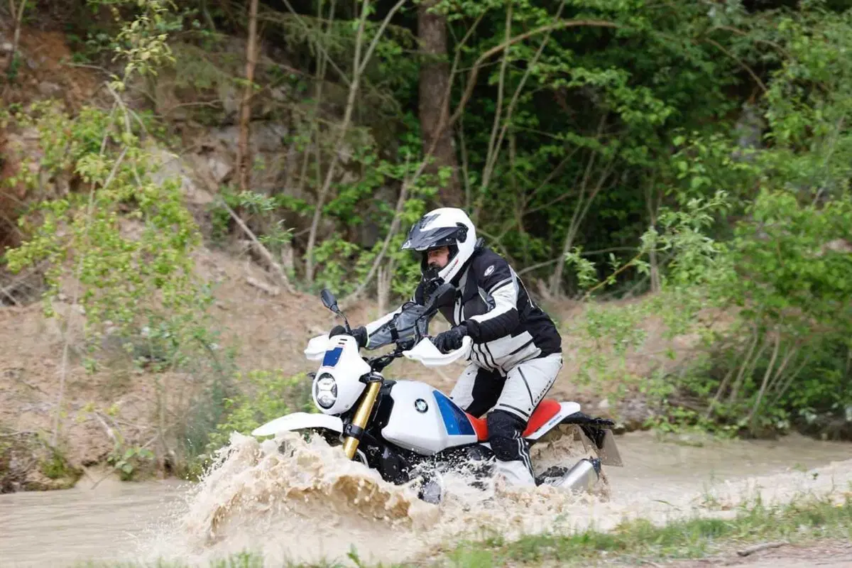 Allora, la BMW R12 G/S è una bomba o un fake? Ecco il nostro TEST [VIDEO] (2)