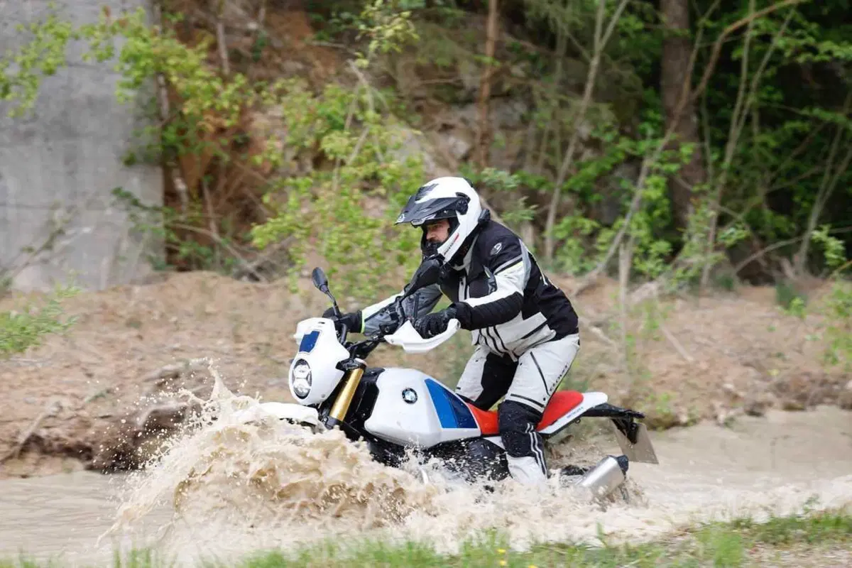 Allora, la BMW R12 G/S è una bomba o un fake? Ecco il nostro TEST [VIDEO] (6)