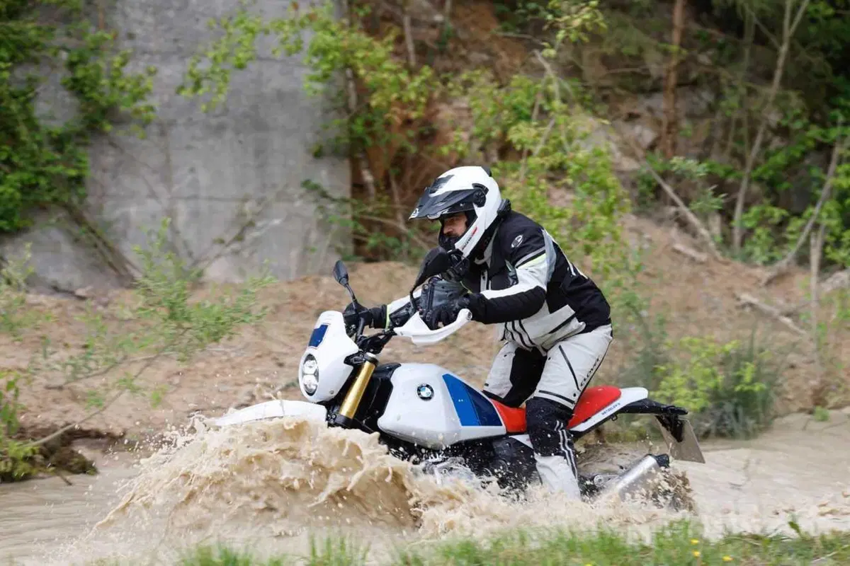 Allora, la BMW R12 G/S è una bomba o un fake? Ecco il nostro TEST [VIDEO] (7)