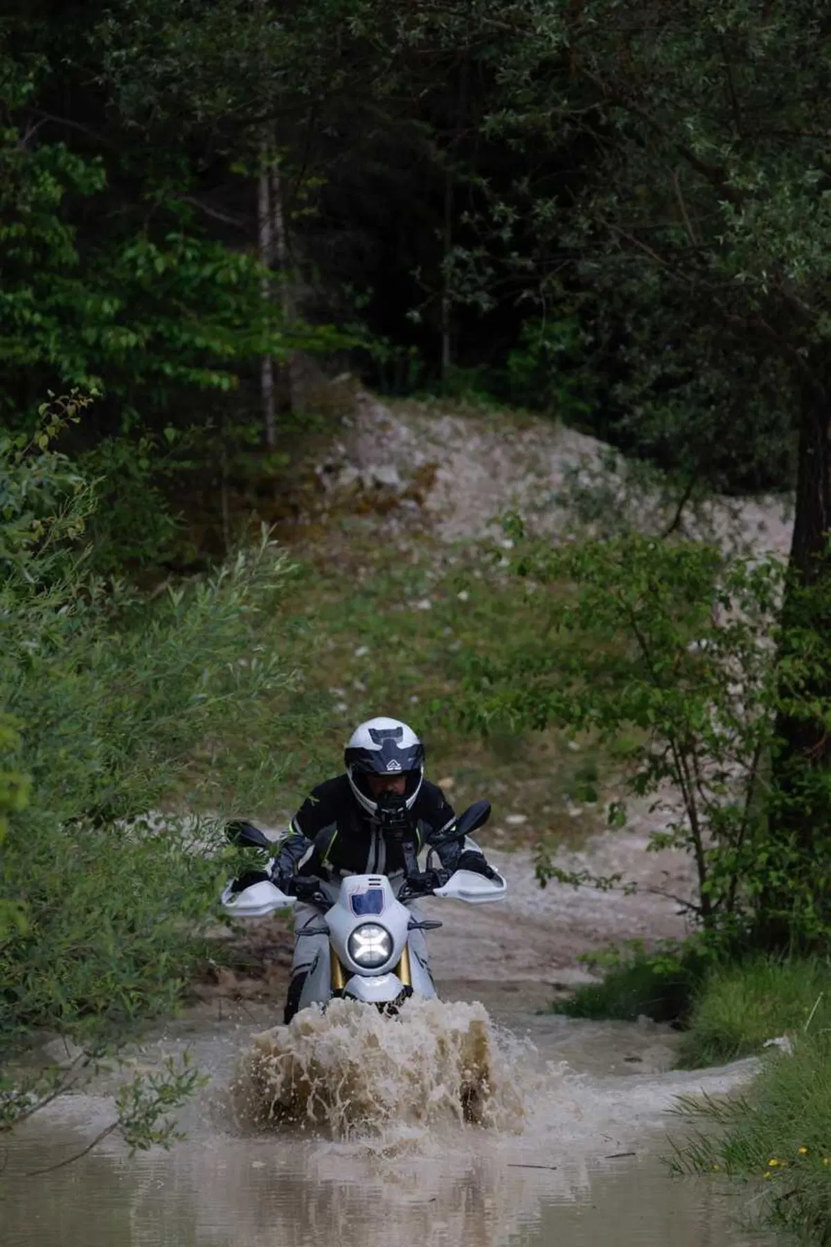 Allora, la BMW R12 G/S è una bomba o un fake? Ecco il nostro TEST [VIDEO] (10)