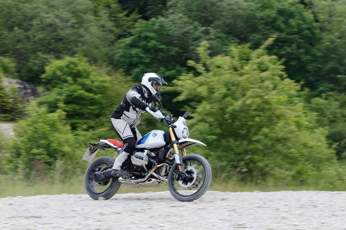 Allora, la BMW R12 G/S è una bomba o un fake? Ecco il nostro TEST [VIDEO] (15)