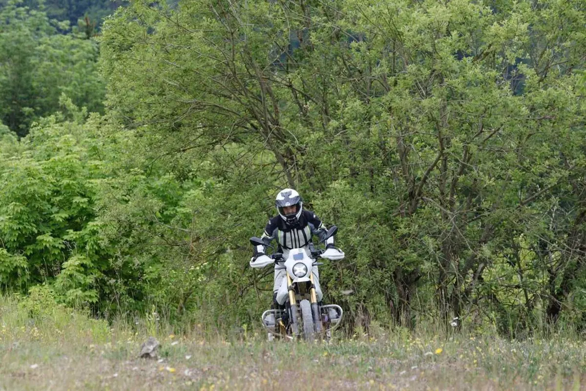 Allora, la BMW R12 G/S è una bomba o un fake? Ecco il nostro TEST [VIDEO] (18)