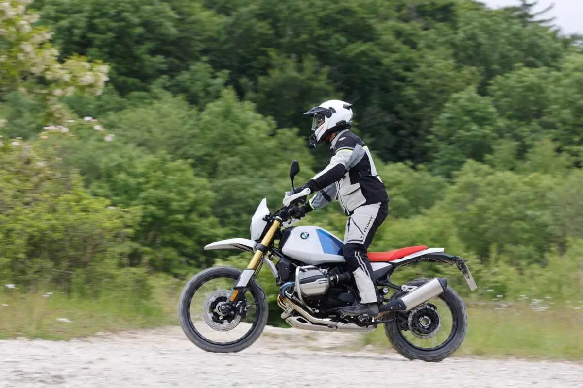 Allora, la BMW R12 G/S è una bomba o un fake? Ecco il nostro TEST [VIDEO] (19)