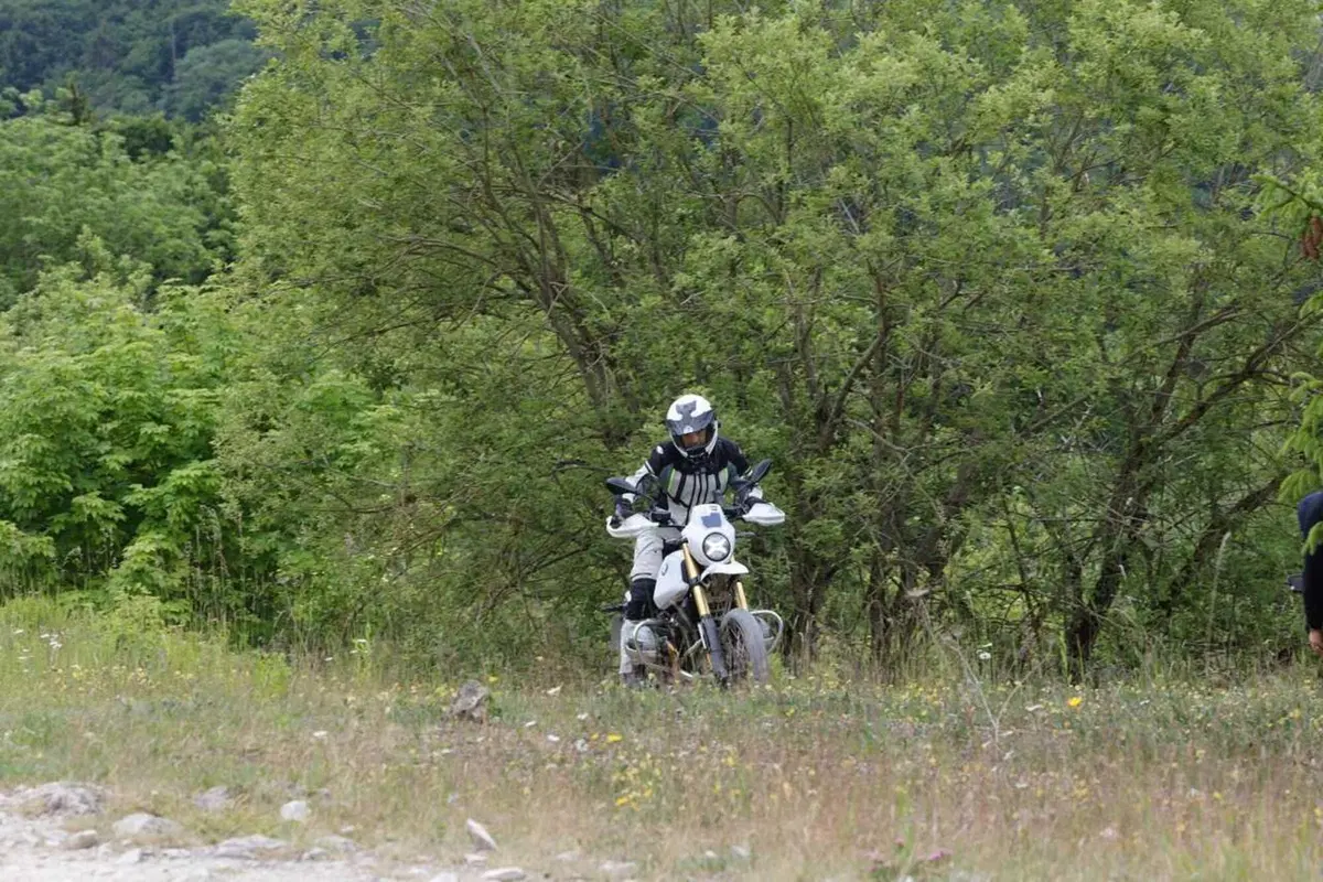 Allora, la BMW R12 G/S è una bomba o un fake? Ecco il nostro TEST [VIDEO] (21)