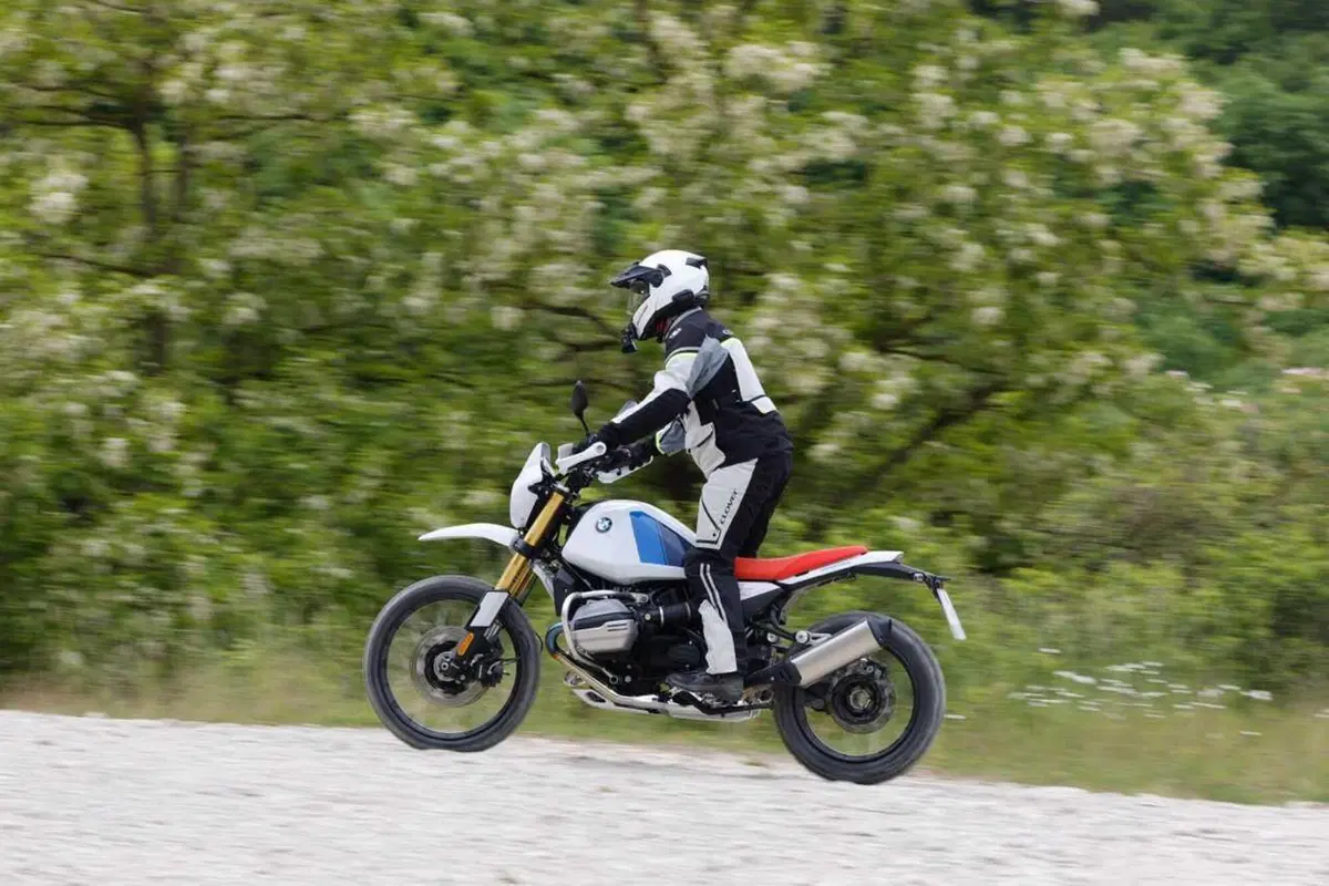 Allora, la BMW R12 G/S è una bomba o un fake? Ecco il nostro TEST [VIDEO] (24)