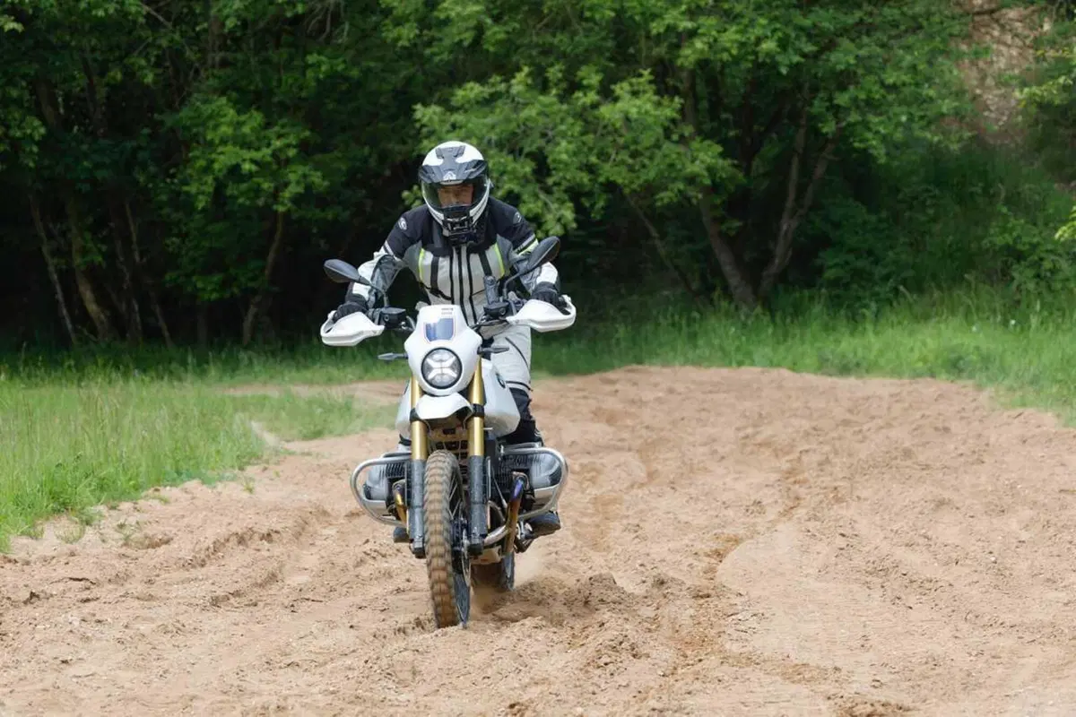 Allora, la BMW R12 G/S è una bomba o un fake? Ecco il nostro TEST [VIDEO] (31)