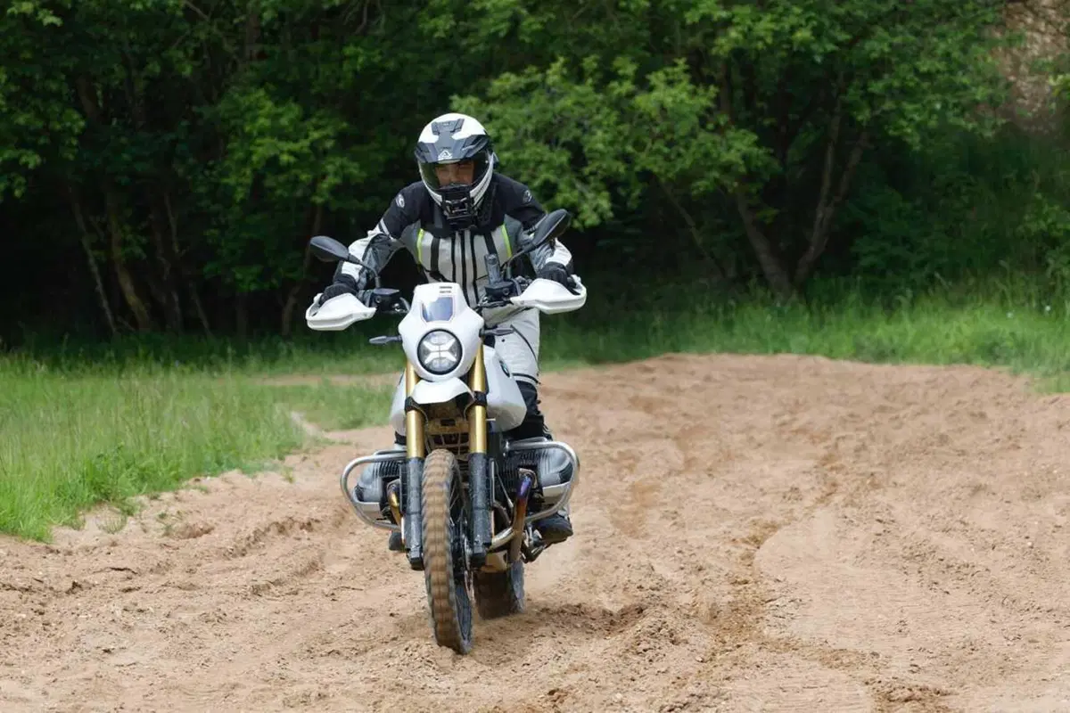 Allora, la BMW R12 G/S è una bomba o un fake? Ecco il nostro TEST [VIDEO] (32)