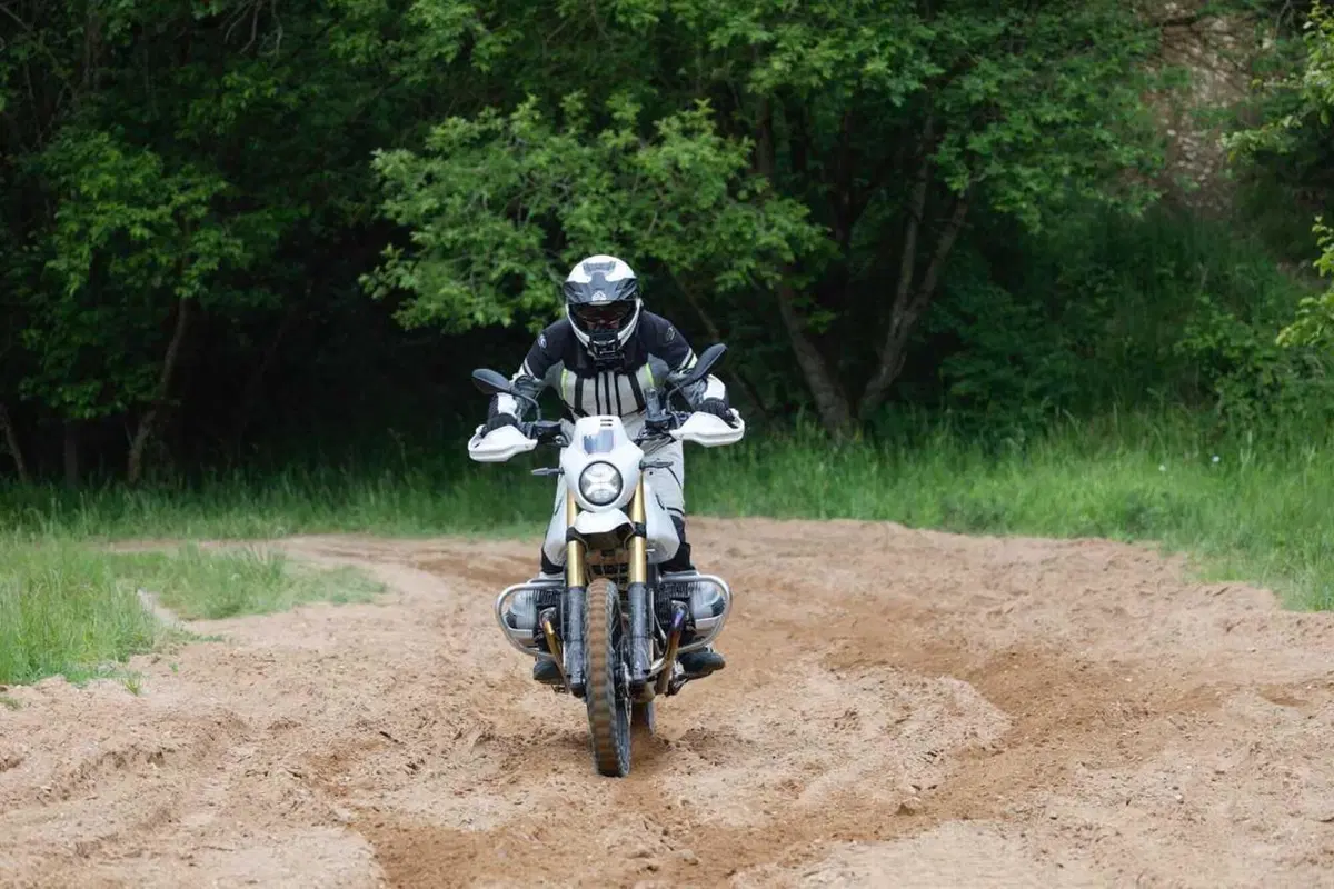 Allora, la BMW R12 G/S è una bomba o un fake? Ecco il nostro TEST [VIDEO] (33)