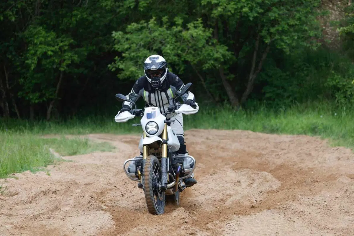 Allora, la BMW R12 G/S è una bomba o un fake? Ecco il nostro TEST [VIDEO] (34)