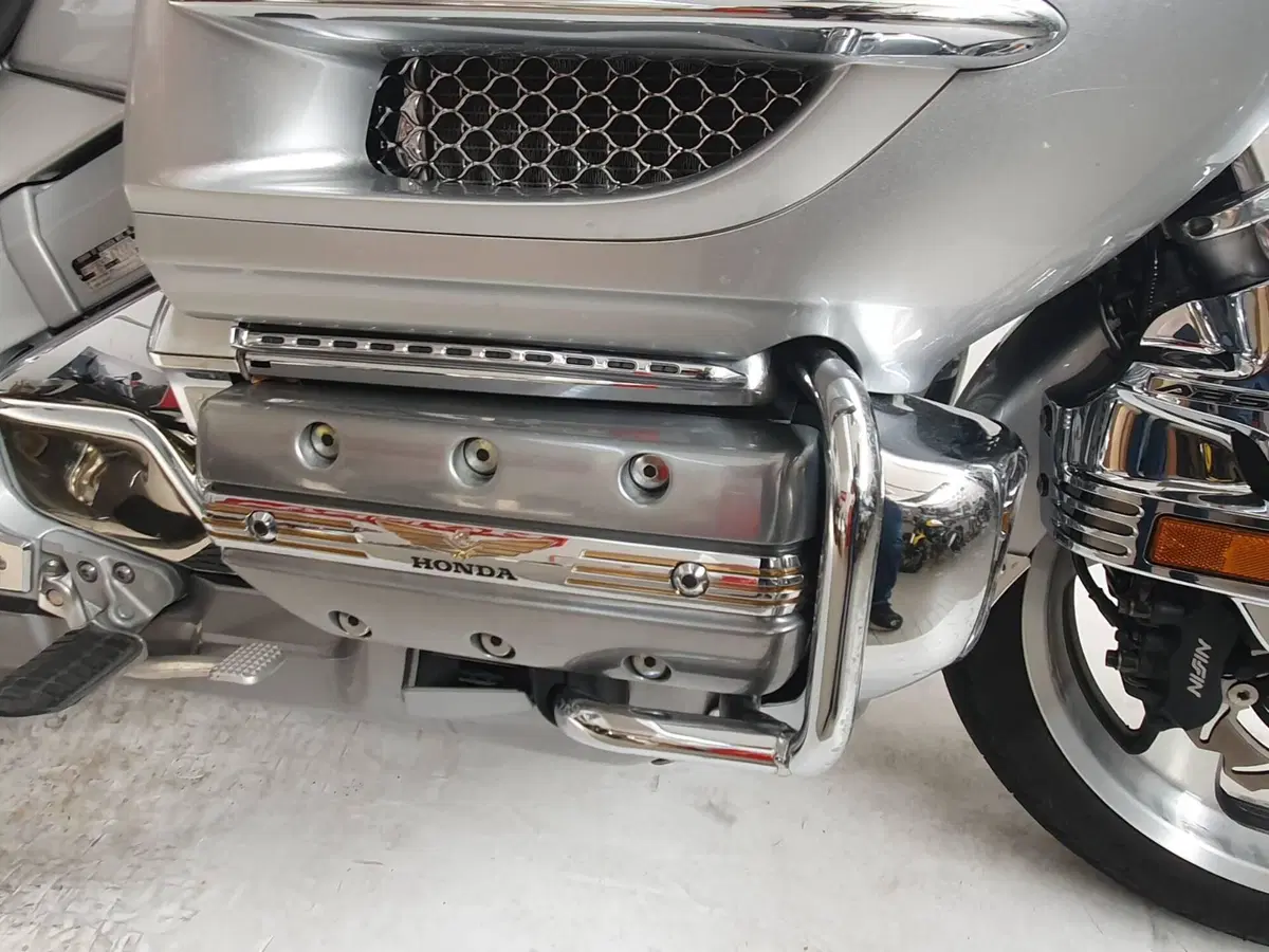 Honda GL 1800 Gold Wing (2007 - 11) (3)
