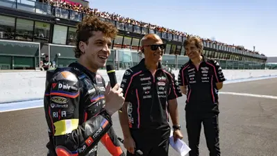 MotoGP 2025. Grande festa Aprilia a Misano, migliaia di appassionati, vince Marco Bezzecchi [VIDEO]