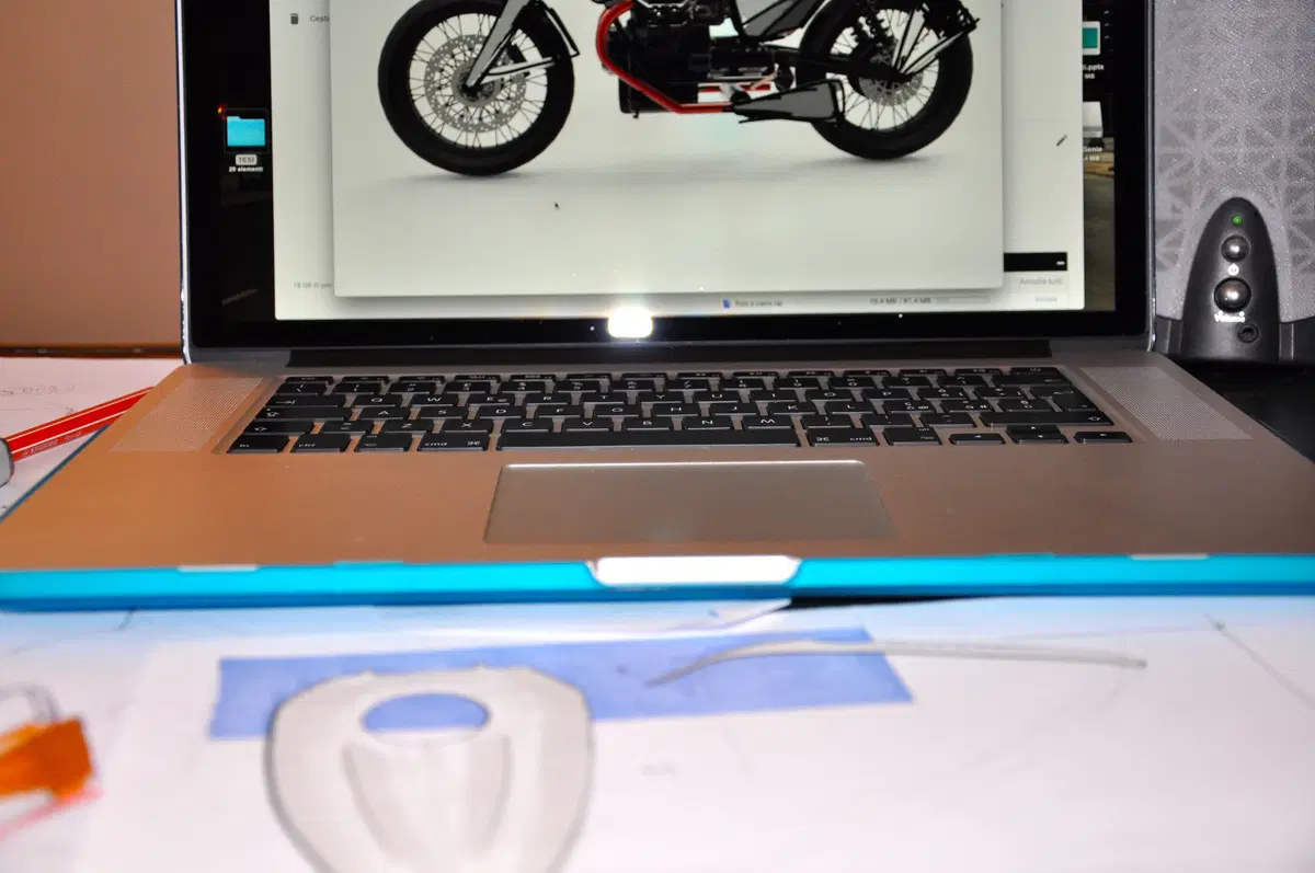 Moto Guzzi V7 II Birone, da IED Milano (video) (10)