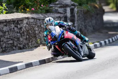 Tourist Trophy 2025: Dunlop a quota 30, sbanca la Supersport con la Ducati