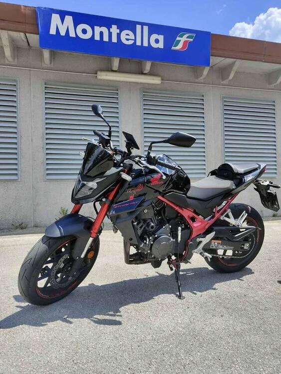 Honda CB 750 Hornet (2023 - 24) (3)