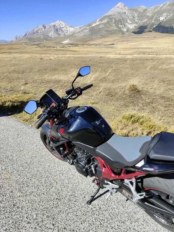 Honda CB 750 Hornet (2023 - 24) (5)