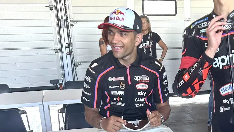 MotoGP 2025. Jorge Martin visitato da due dottori: ecco come sta dopo la TAC