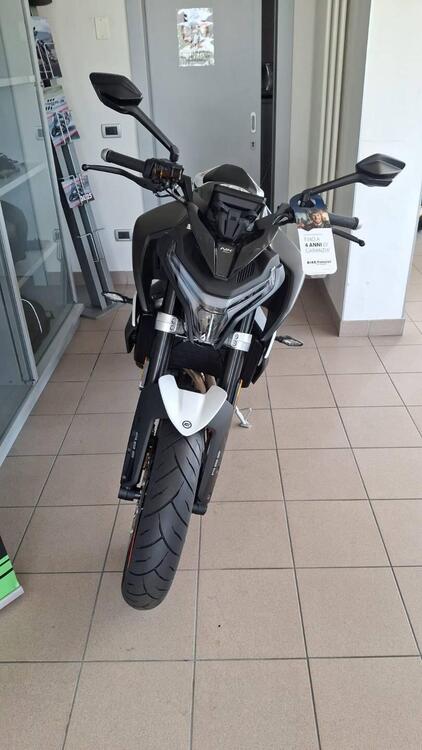 CFMOTO 800NK Advanced (2023 - 25) (2)