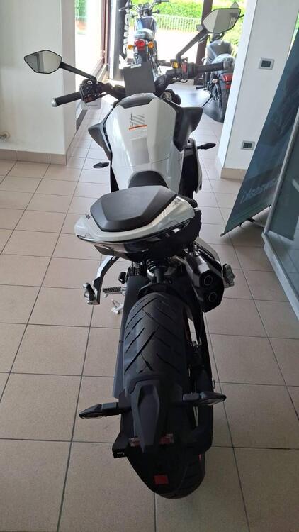 CFMOTO 800NK Advanced (2023 - 25) (4)