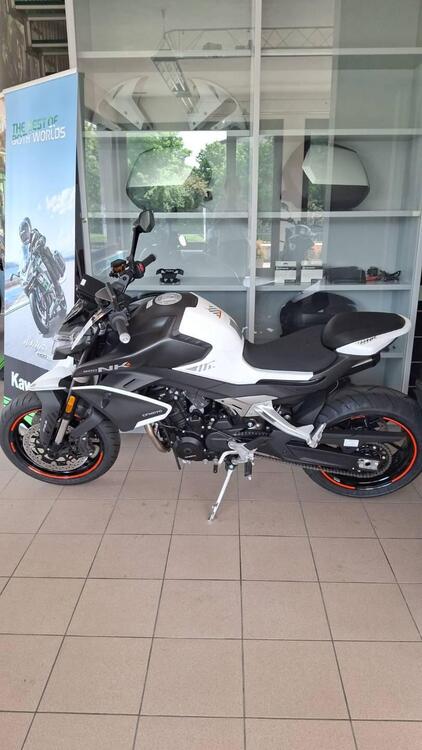 CFMOTO 800NK Advanced (2023 - 25)