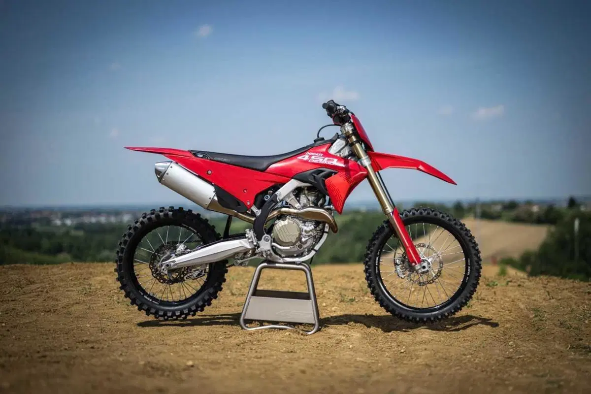 La Ducati Desmo450 MX (8)