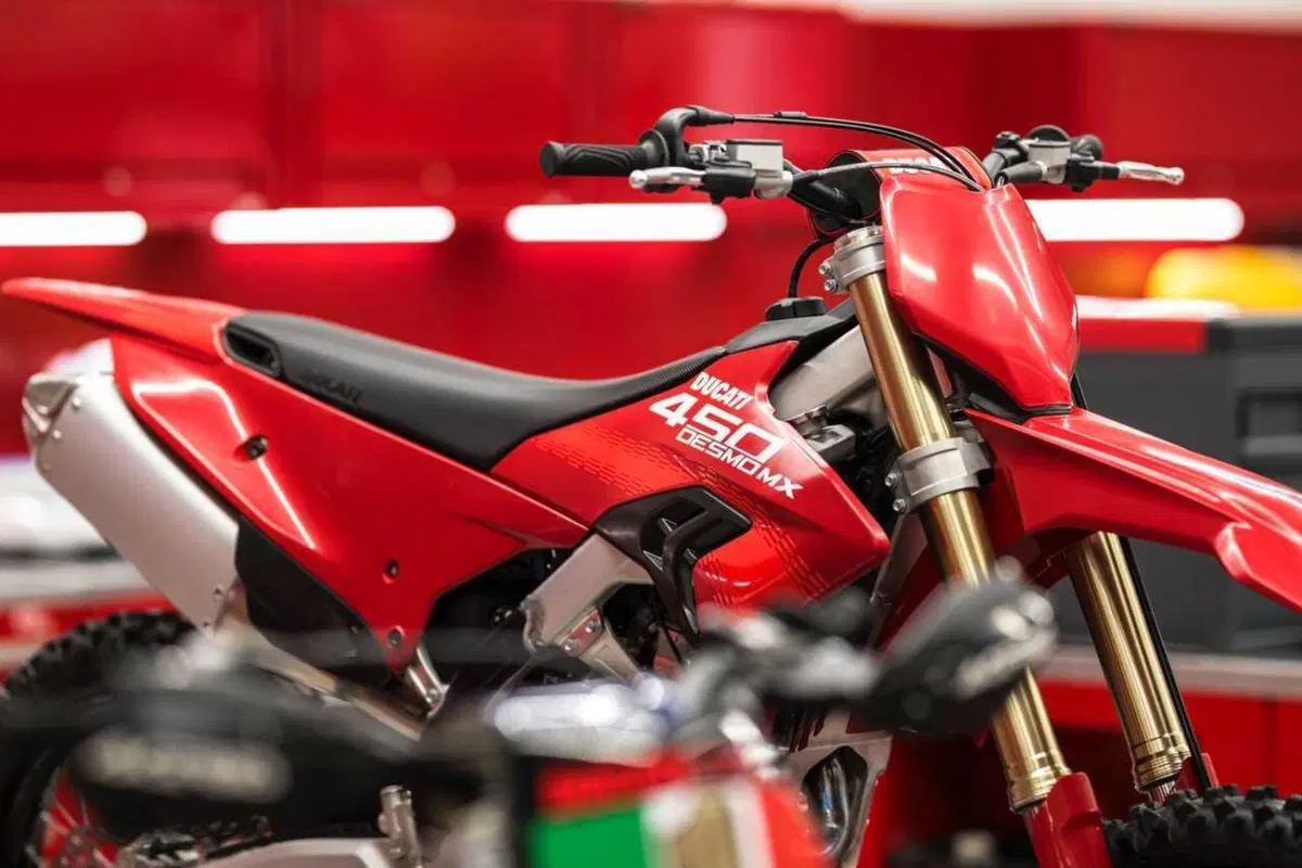 La Ducati Desmo450 MX (9)