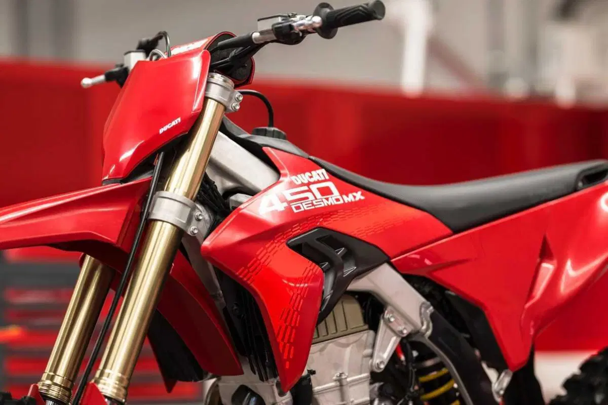 La Ducati Desmo450 MX (13)