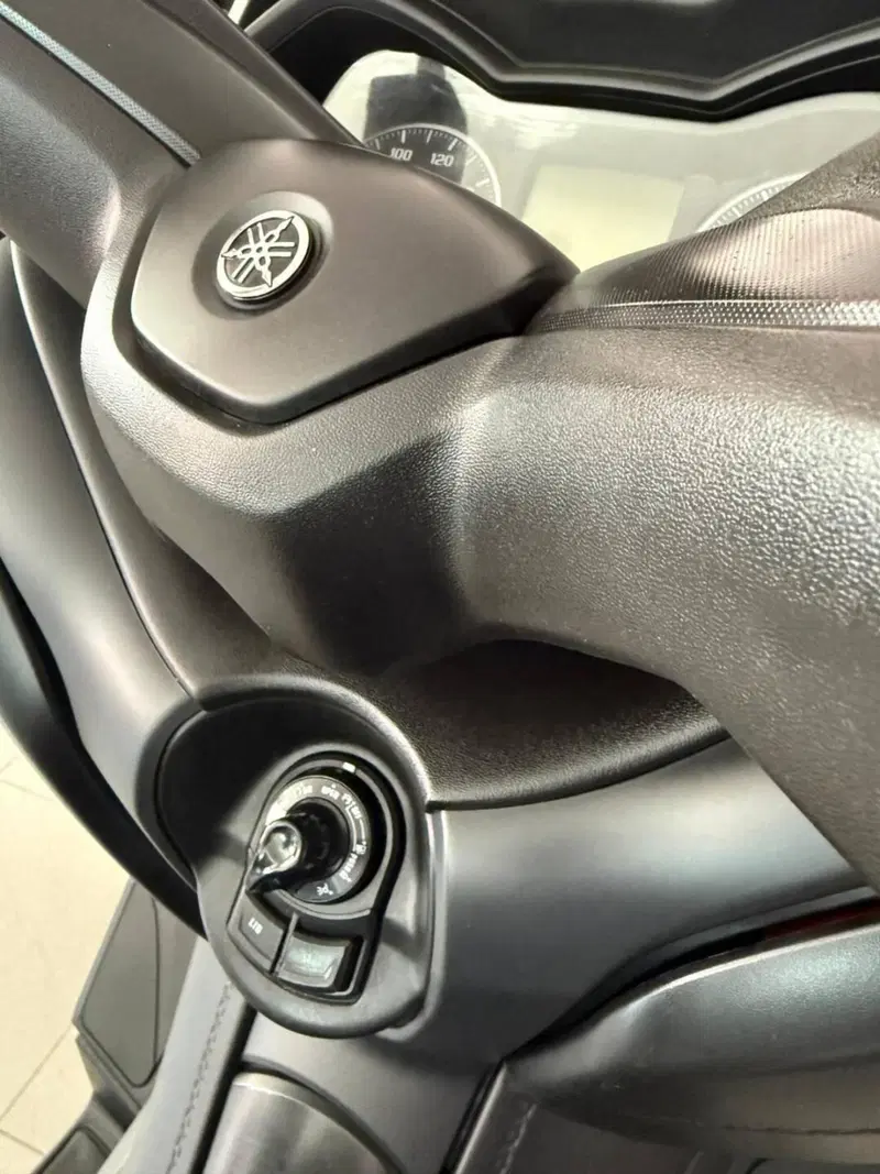 Yamaha X-Max 300 ABS (2017 - 20) (4)