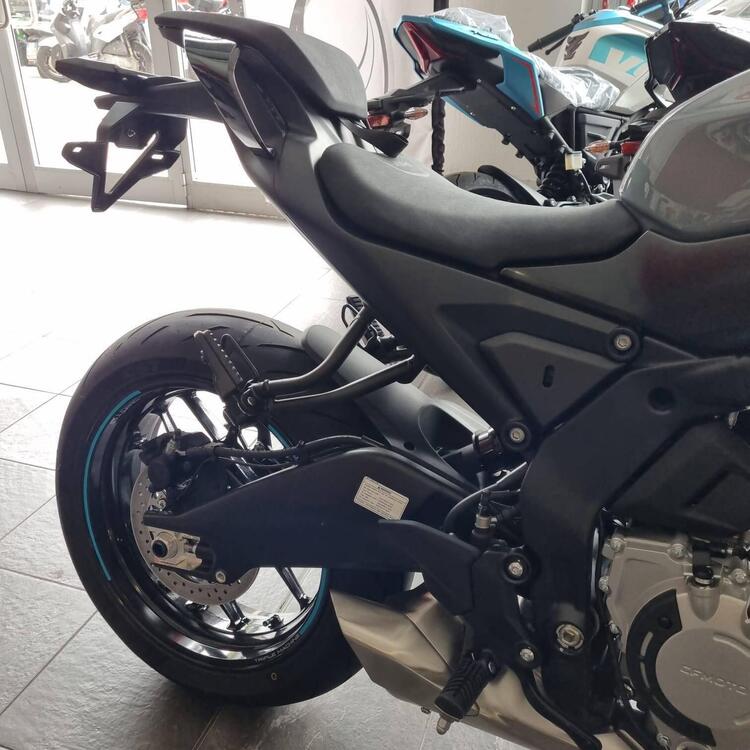 CFMOTO 675NK (2025) (4)
