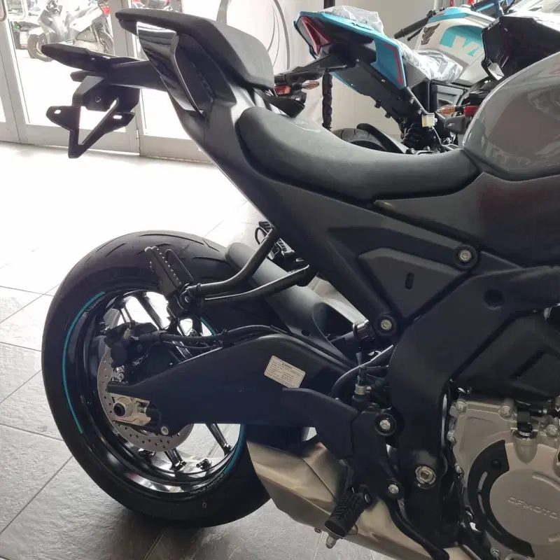 CFMOTO 675NK (2025 - 26) (4)