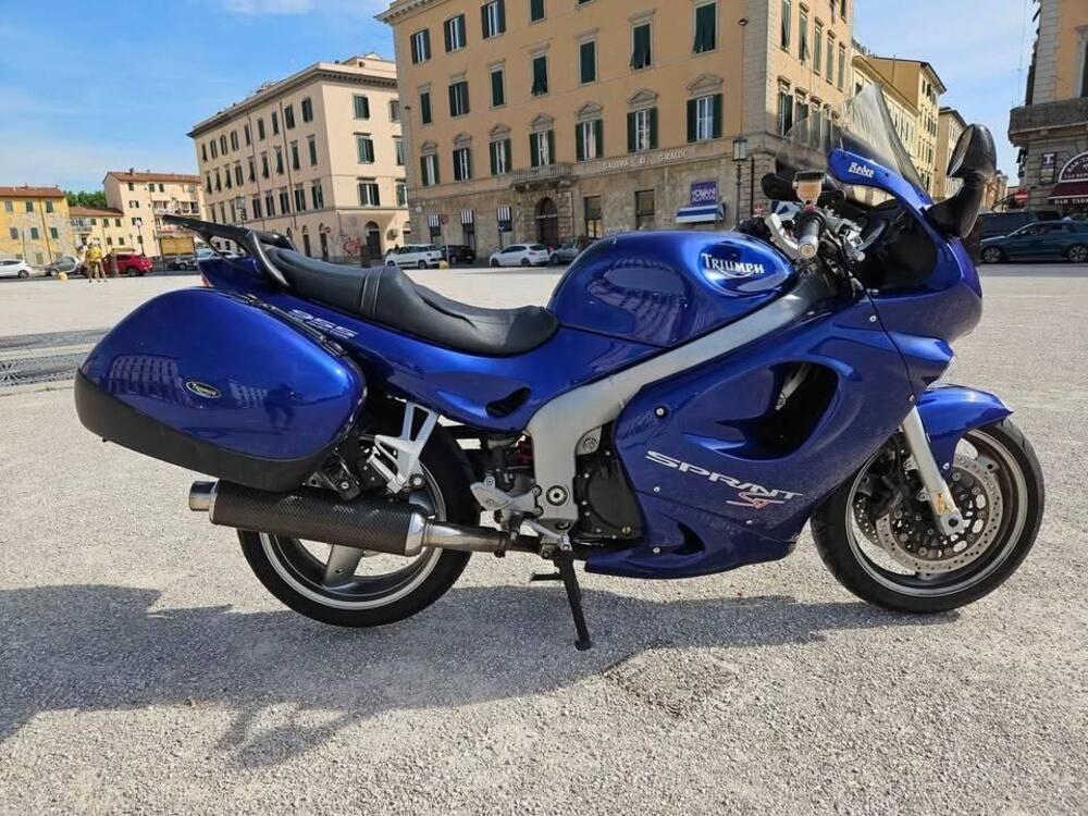 Triumph Sprint 955 ST (2)